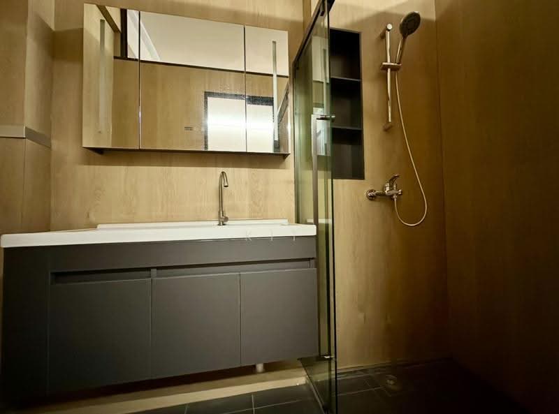 17 lorong 15 Geylang, lorong 15 geylang, Eunos / Geylang / Paya Lebar, Room Rental, 150 sqft, Walk-up Apartment For Rent, by Kit Low, 25582545 - Bathroom - PropertyGuru.com.sg