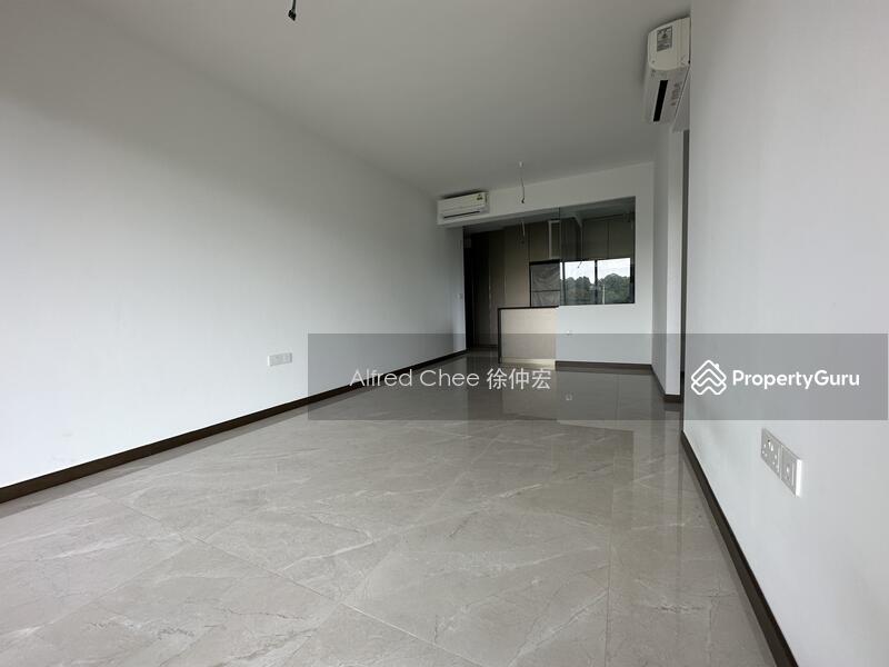 Spacious Living Dining Area