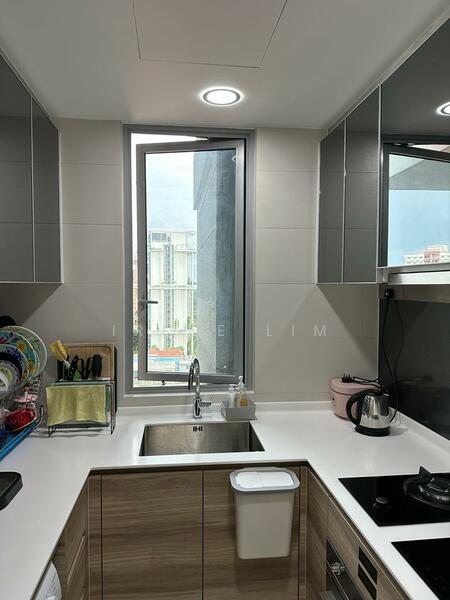 Stars of Kovan, 984 Upper Serangoon Road, 2 Bedrooms, 732 sqft, Condominium For Rent, by Irene Lim, 25582845 - Kitchen - PropertyGuru.com.sg