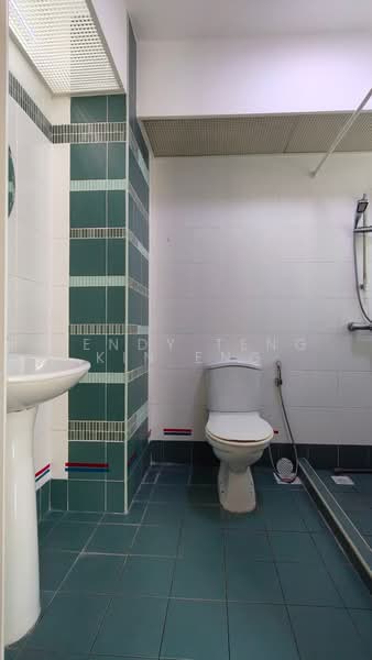 38B Bendemeer Road, 38B Bendemeer Road, 3 Bedrooms, 958 sqft, HDB Flat For Sale, by Wendy Teng Kin Eng, 25582898 - Bathroom - PropertyGuru.com.sg