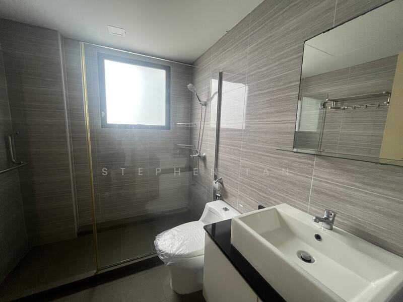 Central Green, 9 Jalan Membina, Room Rental, 350 sqft, Condominium For Rent, by Stephen Tan, 25582918 - Bathroom - PropertyGuru.com.sg