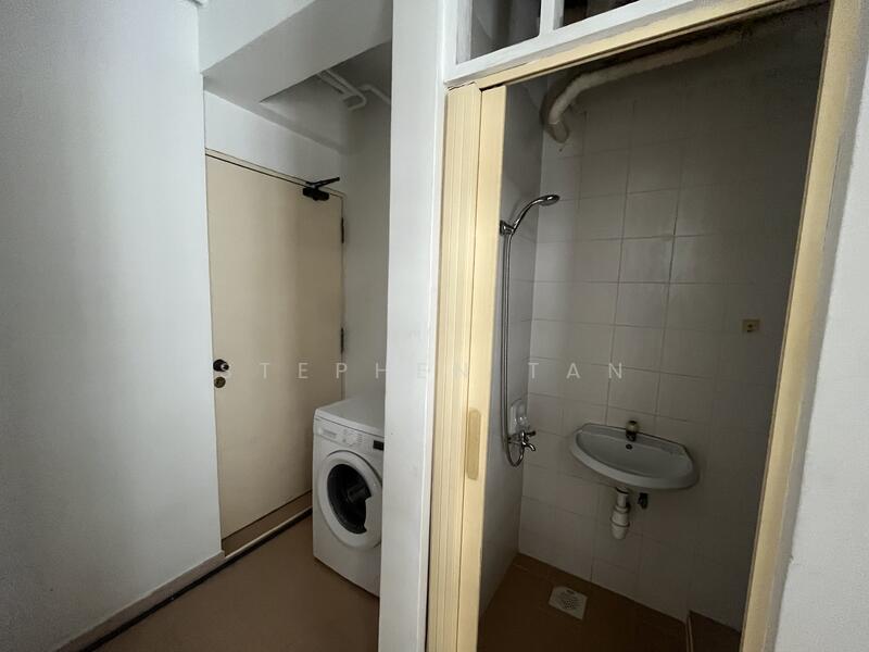 Central Green, 9 Jalan Membina, Room Rental, 350 sqft, Condominium For Rent, by Stephen Tan, 25582918 - Bathroom - PropertyGuru.com.sg