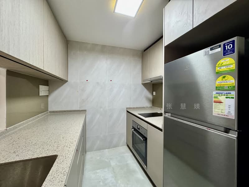 Penrose, 22 Sims Drive, 2 Bedrooms, 646 sqft, Condominium For Rent, by Ella Chang 张慧媄, 25582951 - Kitchen - PropertyGuru.com.sg