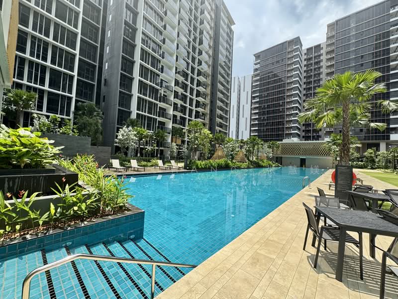 Penrose, 22 Sims Drive, 2 Bedrooms, 646 sqft, Condominium For Rent, by Ella Chang 张慧媄, 25582951 - Pool - PropertyGuru.com.sg