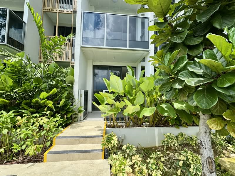 Penrose, 22 Sims Drive, 2 Bedrooms, 646 sqft, Condominium For Rent, by Ella Chang 张慧媄, 25582951 - Private garden facing - PropertyGuru.com.sg