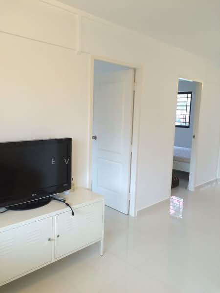 86 Redhill Close, 86 Redhill Close, 2 Bedrooms, 600 sqft, HDB Flat For Rent, by Evone Yap, 25584184 - Living Room - PropertyGuru.com.sg