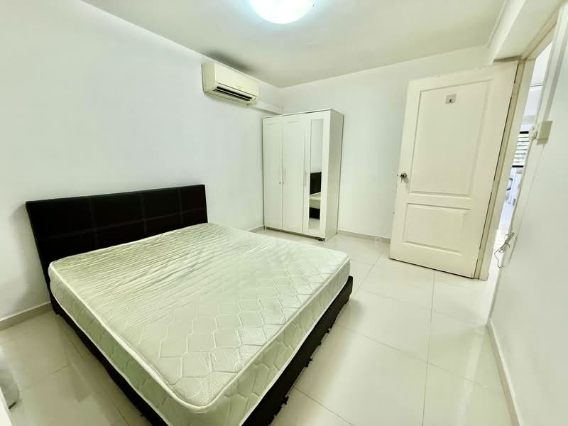86 Redhill Close, 86 Redhill Close, 2 Bedrooms, 600 sqft, HDB Flat For Rent, by Evone Yap, 25584184 - Master Bedroom - PropertyGuru.com.sg