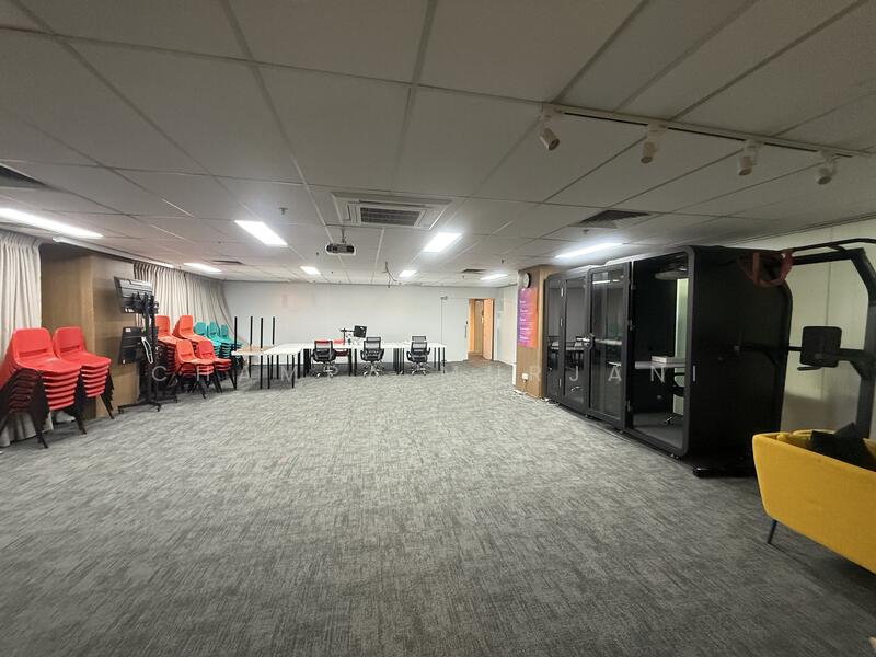 International Plaza, 10 Anson Road, 2,357 sqft, Office For Sale, by Champa Murjani, 25584599 - Others - CommercialGuru.com.sg