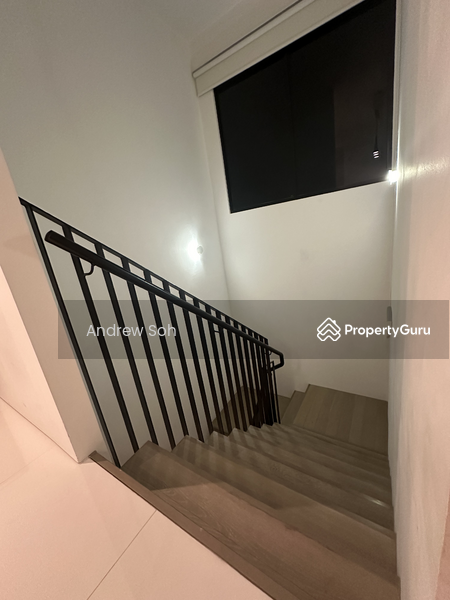For Sale - The Enclave Holland