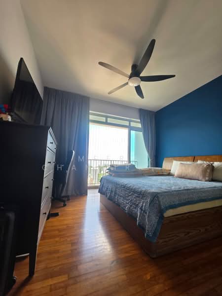 The Metropolitan Condominium, 8 Alexandra View, 3 Bedrooms, 1,399 sqft, Condominium For Rent, by Meera Chandirran/VR, 25585582 - Master Bedroom - PropertyGuru.com.sg