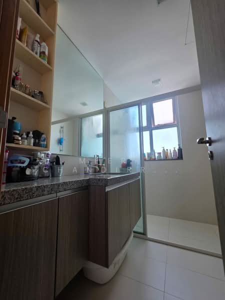 The Metropolitan Condominium, 8 Alexandra View, 3 Bedrooms, 1,399 sqft, Condominium For Rent, by Meera Chandirran/VR, 25585582 - Bathroom - PropertyGuru.com.sg