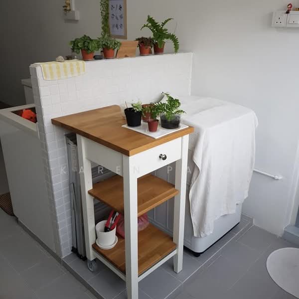 319 Clementi Avenue 4, 319 Clementi Avenue 4, Room Rental, 120 sqft, HDB Flat For Rent, by Karen Pang, 25586350 - Kitchen - PropertyGuru.com.sg