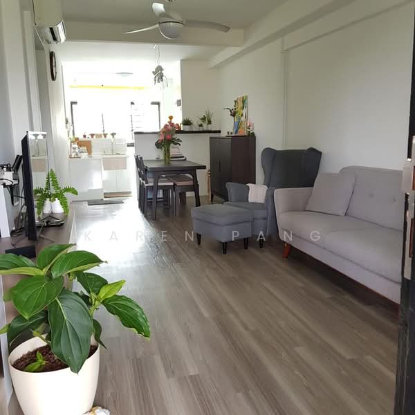 319 Clementi Avenue 4, 319 Clementi Avenue 4, Room Rental, 120 sqft, HDB Flat For Rent, by Karen Pang, 25586350 - Living Room - PropertyGuru.com.sg