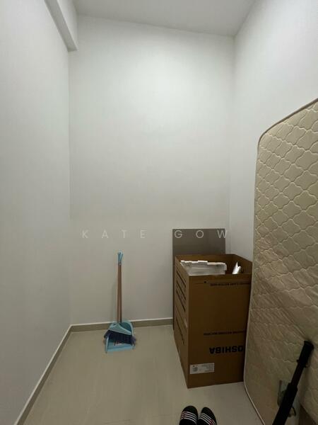 Floraville Apartment For Sale at S$ 1,380,000 | PropertyGuru Singapore - Utility Room