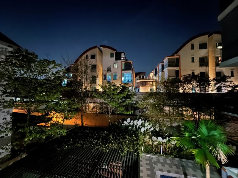 Floraville, 2 Cactus Road, 3 Bedrooms, 797 sqft, Apartment For Sale, by Kate Gow, 25586522 - Night View from Balcony - PropertyGuru.com.sg