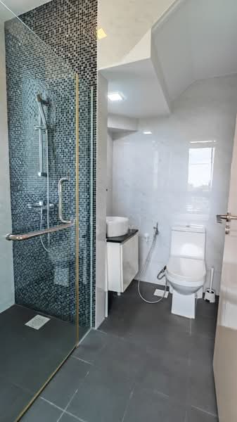 Loft@Holland, 151 Holland Road, 2 Bedrooms, 980 sqft, Condominium For Rent, by Melvin Tay, 25586735 - Bathroom - PropertyGuru.com.sg