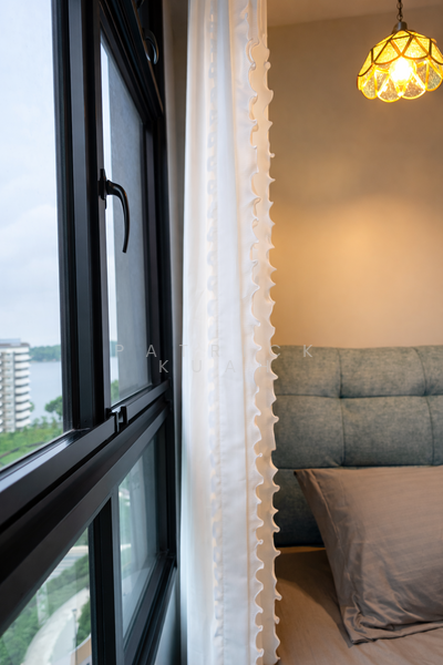 Bedroom with sea view