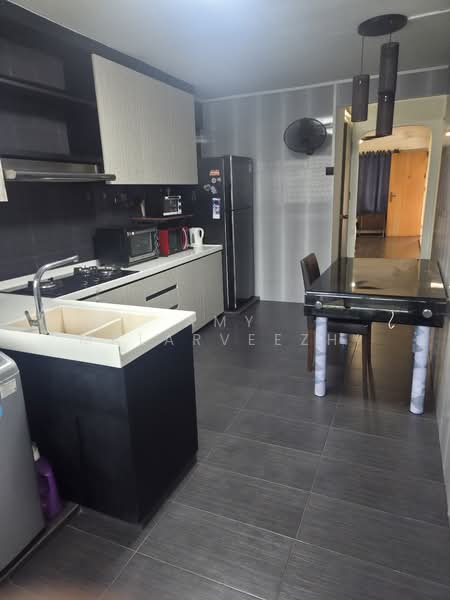 212 Jurong East Street 21, 212 Jurong East Street 21, 2 Bedrooms, 720 sqft, HDB Flat For Rent, by Amy Malarveezhi, 25586941 - Kitchen - PropertyGuru.com.sg