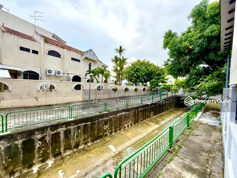 For Sale - Affordable Renovated 3 Storey 5+1 Room Terrace @ Kovan