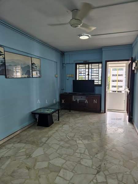 320 Ang Mo Kio Avenue 1, 320 Ang Mo Kio Avenue 1, 2 Bedrooms, 721 sqft, HDB Flat For Rent, by Alex Tan, 25587524 - Living Room - PropertyGuru.com.sg