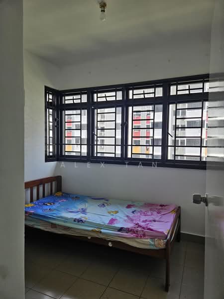 320 Ang Mo Kio Avenue 1, 320 Ang Mo Kio Avenue 1, 2 Bedrooms, 721 sqft, HDB Flat For Rent, by Alex Tan, 25587524 - Bedroom - PropertyGuru.com.sg