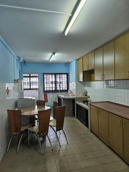 320 Ang Mo Kio Avenue 1, 320 Ang Mo Kio Avenue 1, 2 Bedrooms, 721 sqft, HDB Flat For Rent, by Alex Tan, 25587524 - Kitchen - PropertyGuru.com.sg