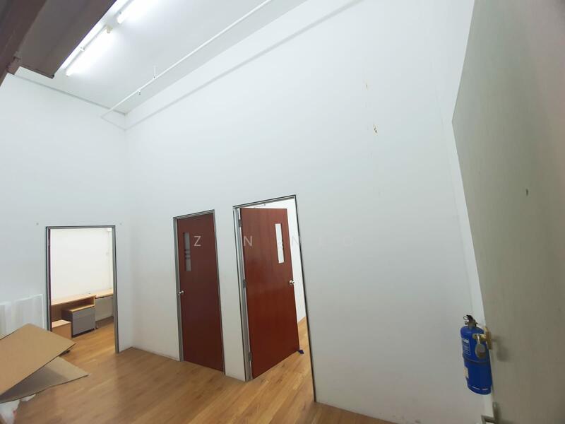 Unity Centre, 51 Bukit Batok Crescent, 1,033 sqft, Light Industrial (B1) For Sale, by Zen Neo, 25588791 - CommercialGuru.com.sg