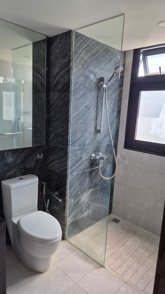 River Isles, 52 Edgedale Plains, 2 Bedrooms, 753 sqft, Condominium For Rent, by M. Selva, 25588817 - Bathroom - PropertyGuru.com.sg