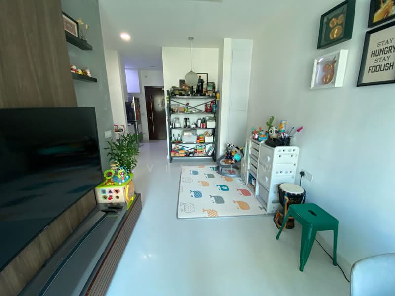 Parc Rosewood, 81 Rosewood Drive, 2 Bedrooms, 603 sqft, Condominium For Rent, by Alvin Liew, 25588906 - Living Room - PropertyGuru.com.sg