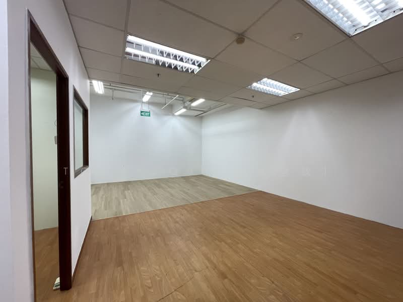 Prestige Centre, 71 Bukit Batok Crescent, 1,076 sqft, Light Industrial (B1) For Sale, by Toh YiQin (卓意钦), 25588962 - CommercialGuru.com.sg