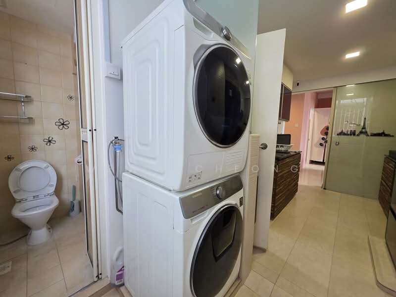 Compass Heights, 9 Sengkang Square, Room Rental, 200 sqft, Condominium For Rent, by Wendy Cheong, 25589070 - Laundry yard area - PropertyGuru.com.sg