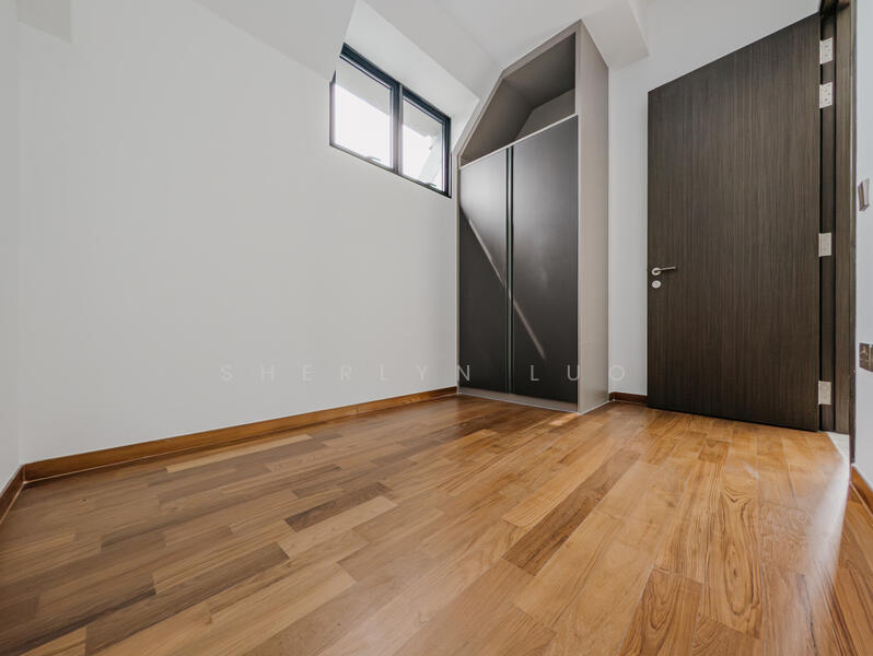 3rd bedroom at 2nd level 