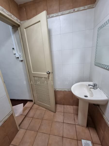 Kg Glam Arab Street, Arab Street, 1,300 sqft, Shop / Shophouse For Rent, by Hashim Bahashwan, 25589476 - CommercialGuru.com.sg