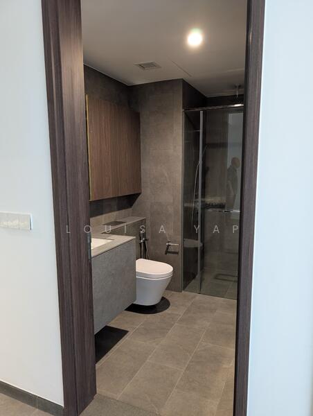 Midtown Modern, 18 Tan Quee Lan Street, 2 Bedrooms, 592 sqft, Condominium For Rent, by Louisa Yap, 25589557 - Bathroom - PropertyGuru.com.sg