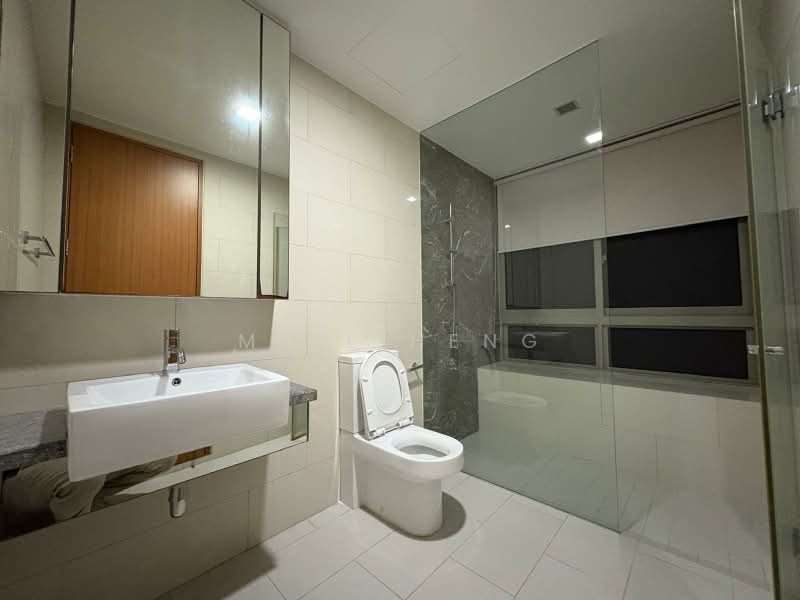 The Seafront on Meyer, 57 Meyer Road, 4 Bedrooms, 2,088 sqft, Condominium For Rent, by Mike Heng, 25589736 - Master Junior Bathroom - PropertyGuru.com.sg
