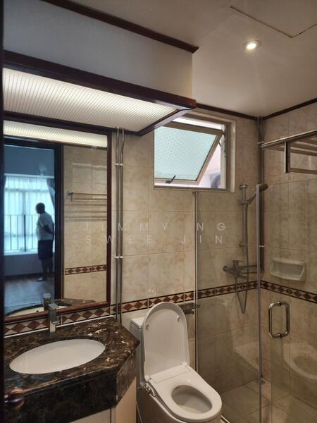 guest bedroom attached toilet