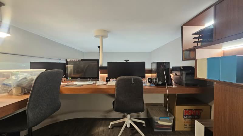 Verdale Condominium For Sale at S$ 3,150,000 | PropertyGuru Singapore - Study