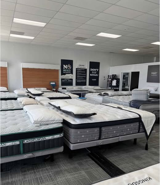 Huge glass frontage showroom in eastern Sg near Mrt, , 18,500 sqft, Factory / Workshop (B2) For Rent, by Kwan Wei Hoe, 25590352 - CommercialGuru.com.sg