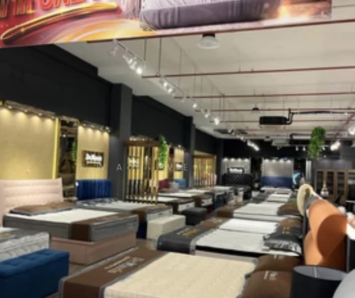 Huge glass frontage showroom in eastern Sg near Mrt, , 18,500 sqft, Factory / Workshop (B2) For Rent, by Kwan Wei Hoe, 25590352 - CommercialGuru.com.sg