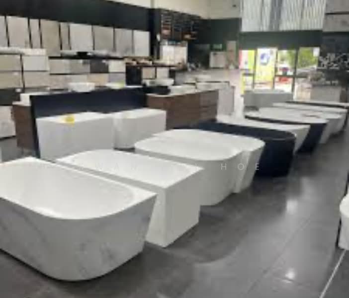 Huge glass frontage showroom in eastern Sg near Mrt, , 18,500 sqft, Factory / Workshop (B2) For Rent, by Kwan Wei Hoe, 25590352 - CommercialGuru.com.sg