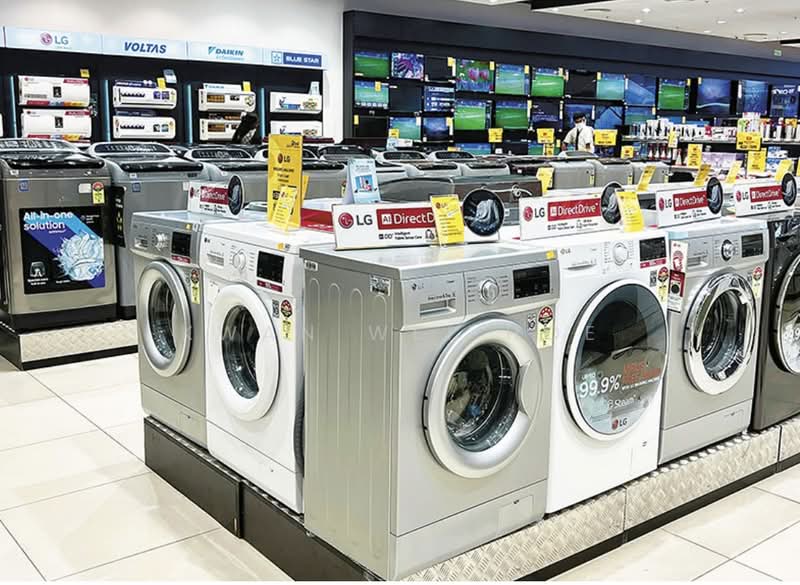 Huge glass frontage showroom in eastern Sg near Mrt, , 18,500 sqft, Factory / Workshop (B2) For Rent, by Kwan Wei Hoe, 25590352 - CommercialGuru.com.sg