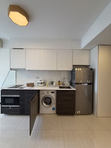Sims Urban Oasis, 2 Sims Drive, 2 Bedrooms, 624 sqft, Condominium For Sale, by Thomas Tham, 25590459 - Kitchen - PropertyGuru.com.sg