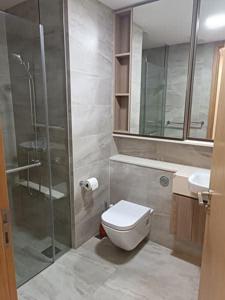 Twin VEW, 93 West Coast Vale, Buona Vista / West Coast / Clementi New Town, 2 Bedrooms, 710 sqft, Condominium For Rent, by Renee Sim, 25590627 - Bathroom - PropertyGuru.com.sg