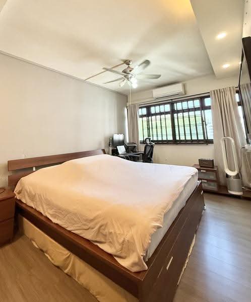 35 Jalan Rumah Tinggi, 35 Jalan Rumah Tinggi, Alexandra / Commonwealth, 3 Bedrooms, 1,324 sqft, HDB Flat For Rent, by Jeff Tey, 25590706 - Master Bedroom - PropertyGuru.com.sg