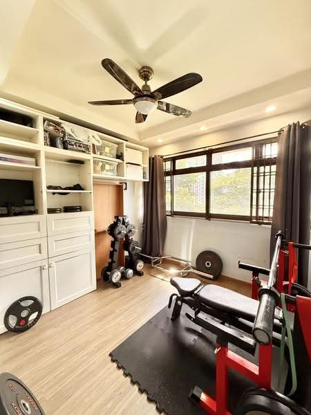 35 Jalan Rumah Tinggi, 35 Jalan Rumah Tinggi, Alexandra / Commonwealth, 3 Bedrooms, 1,324 sqft, HDB Flat For Rent, by Jeff Tey, 25590706 - Gym - PropertyGuru.com.sg