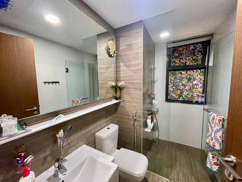 Parc Centros, 82 Punggol Central, 4 Bedrooms, 1,711 sqft, Condominium For Rent, by Ong Beng Yew, 25590911 - Bathroom - PropertyGuru.com.sg