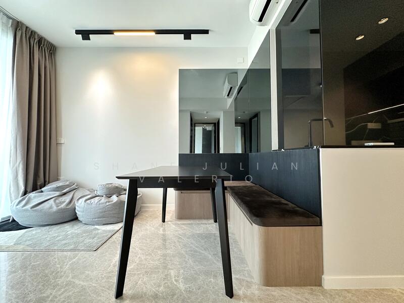 Irwell Hill Residences, 2 Irwell Hill, Orchard / River Valley, 2 Bedrooms, 657 sqft, Condominium For Rent, by Shane Julian Valerio, 25591405 - Living and Dining rooms - PropertyGuru.com.sg