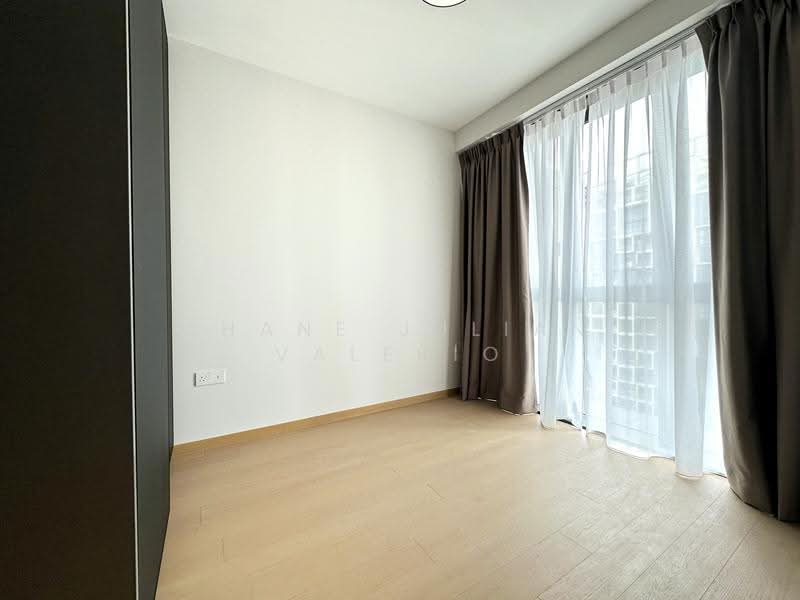 Irwell Hill Residences, 2 Irwell Hill, Orchard / River Valley, 2 Bedrooms, 657 sqft, Condominium For Rent, by Shane Julian Valerio, 25591405 - Master bedroom - PropertyGuru.com.sg