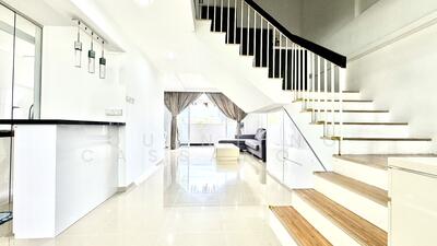 For Sale - 705 Hougang Avenue 2