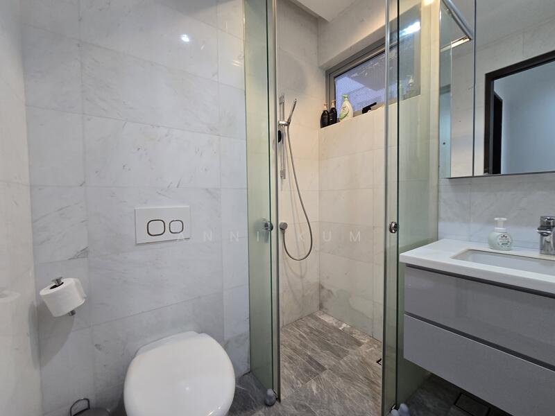 Liberte, 5 Sarkies Road, 2 Bedrooms, 764 sqft, Condominium For Rent, by Anni Kum, 25591554 - Bathroom - PropertyGuru.com.sg